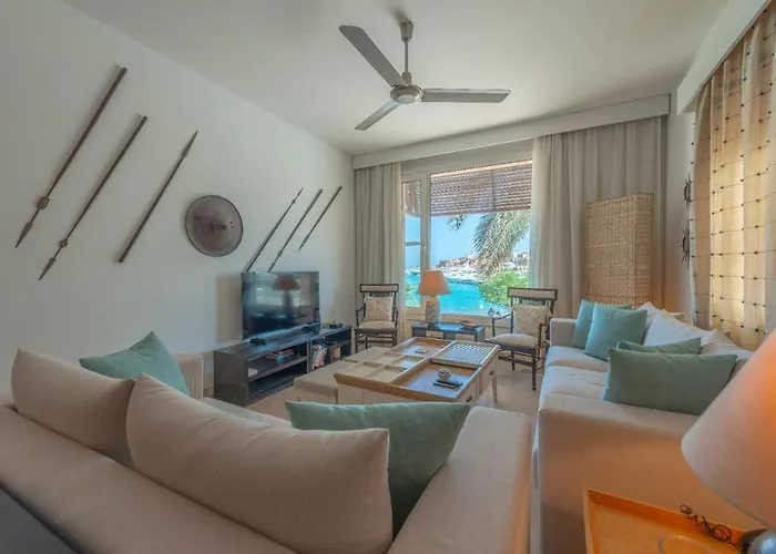 Luxury On The Marina شقة